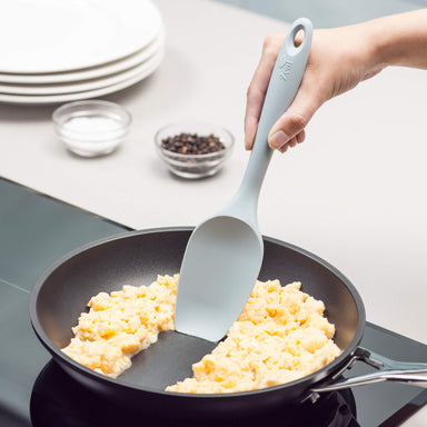 Using a Zeal Silicone Large Spatula Spoon to cook scrambled egg