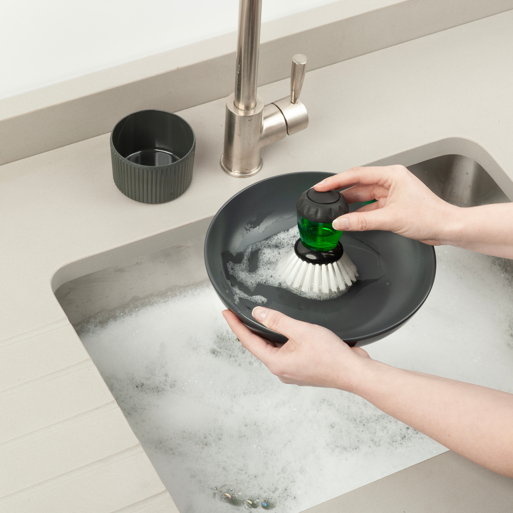 Washing Up Dish Brush & Holder Set