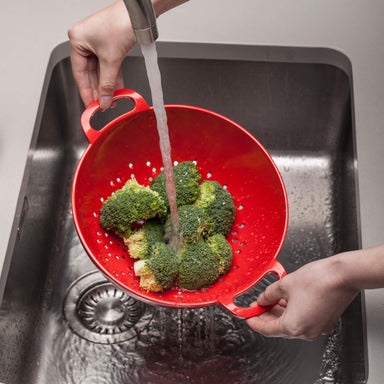 Melamine Colander rinsing vegetables