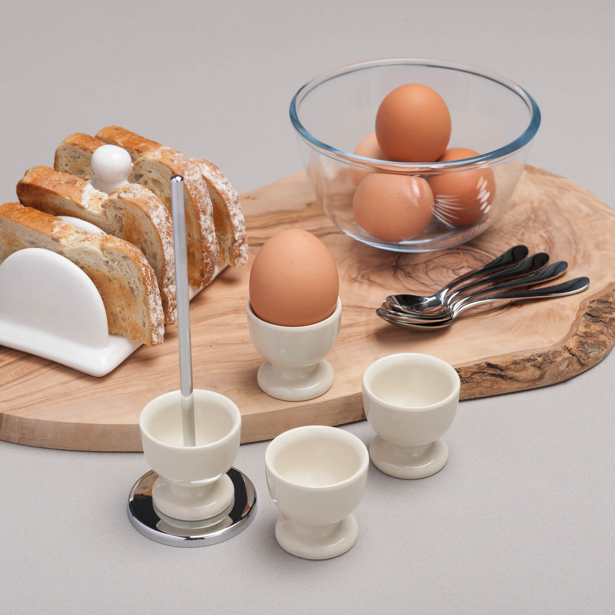 https://zealzeal.com/cdn/shop/products/zeal-g277_stacking-egg-cup-set-in-cream_lifestyle_2000x2000.jpg?v=1643629588