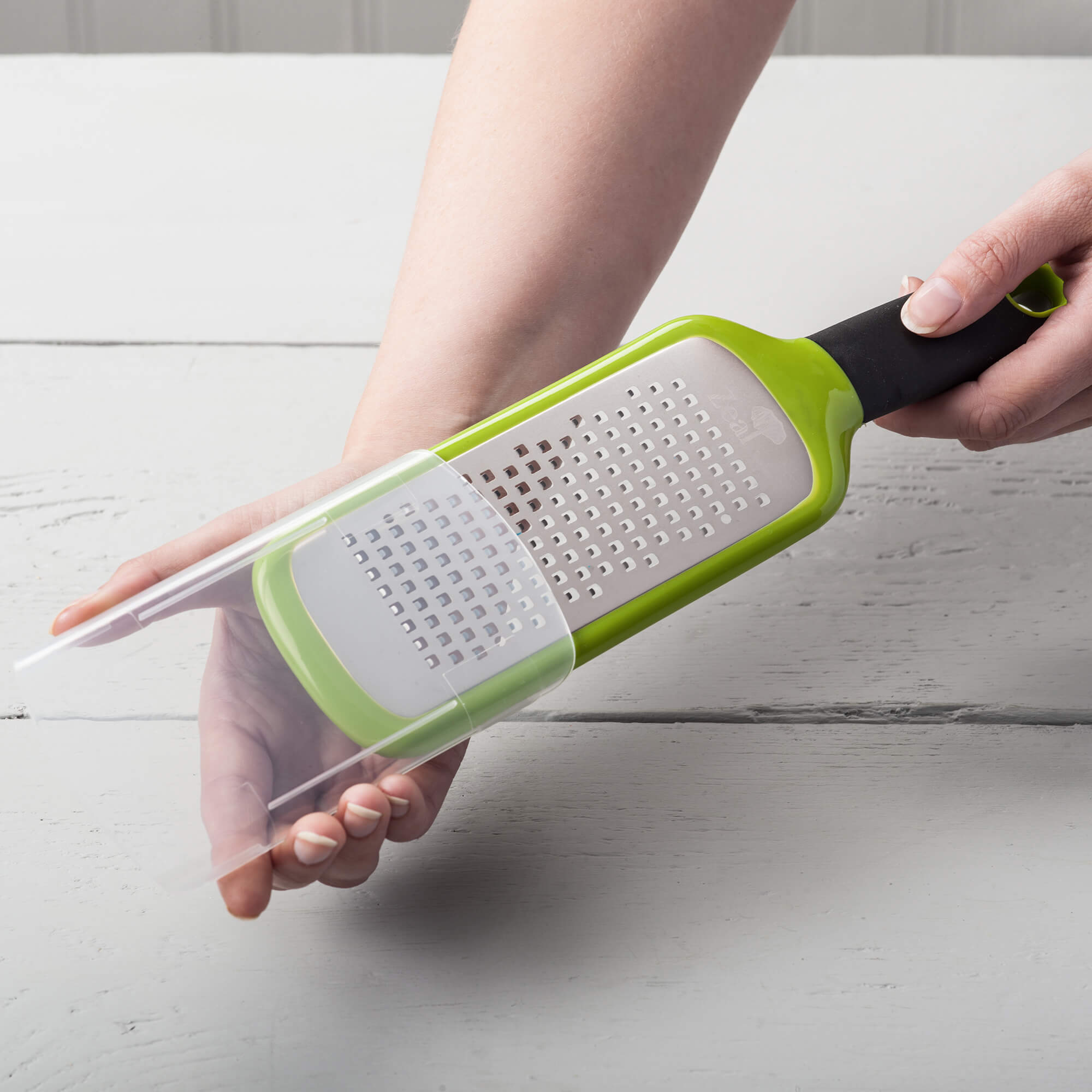 Zeal Medium Grater with Protective Blade