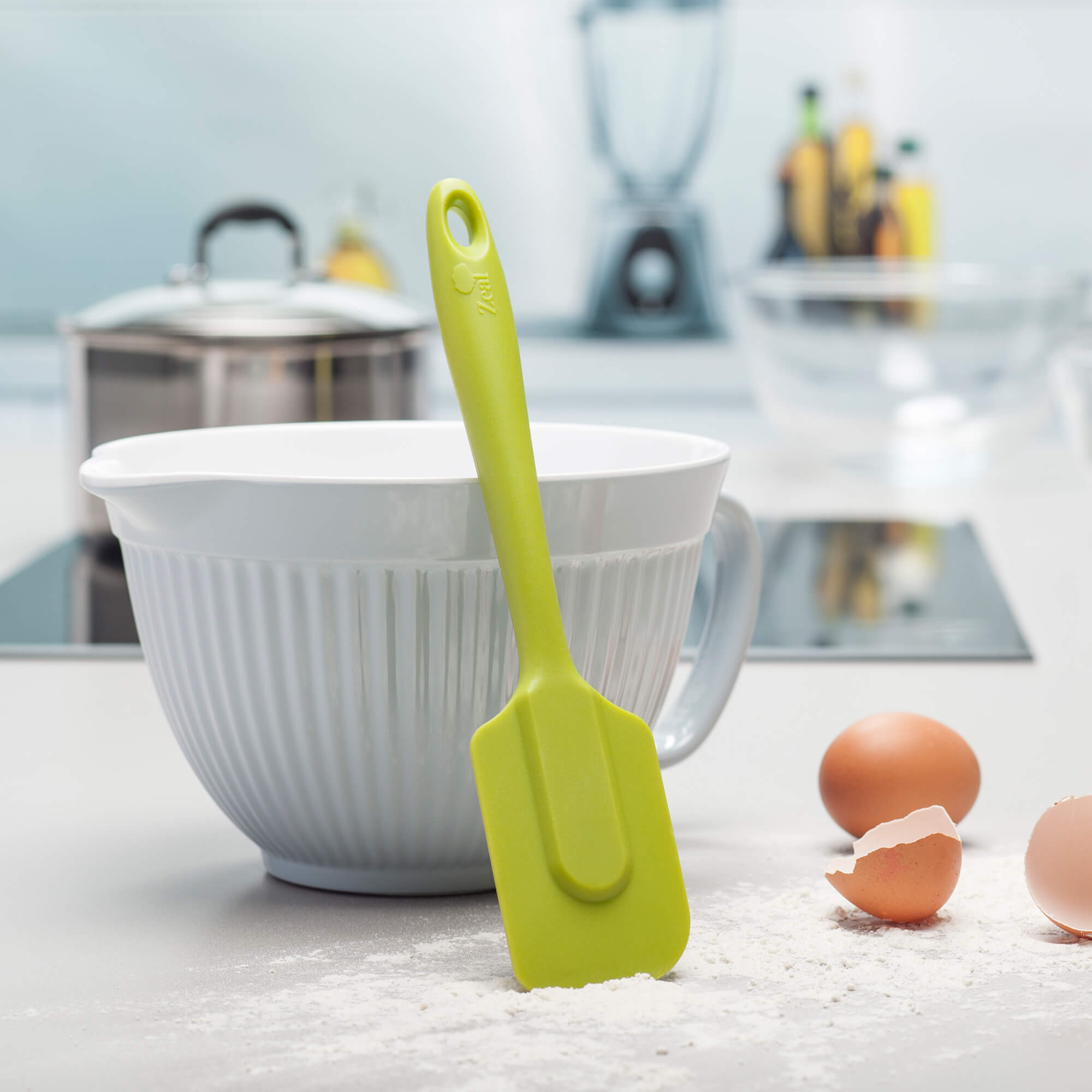 https://zealzeal.com/cdn/shop/products/zeal-j222_large-spatula-in-lime_lifestyle_2000x2000.jpg?v=1687527215