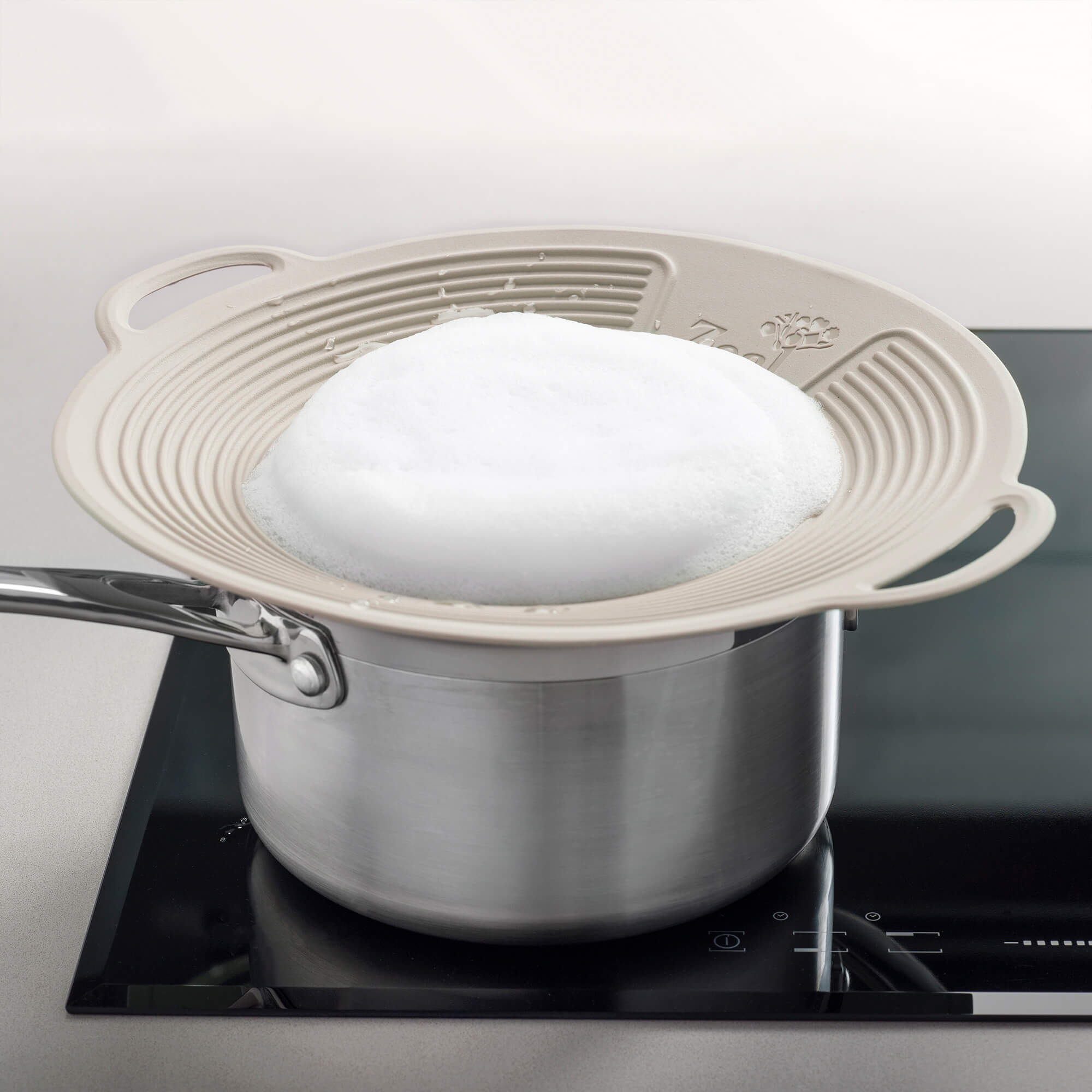 SWISS WONDER MULTI-PURPOSE:Lid cover easily use as a boil over spill guard  Or use as a lid to cover your food in the microwave. This lid features a  steam-release vent and silicone
