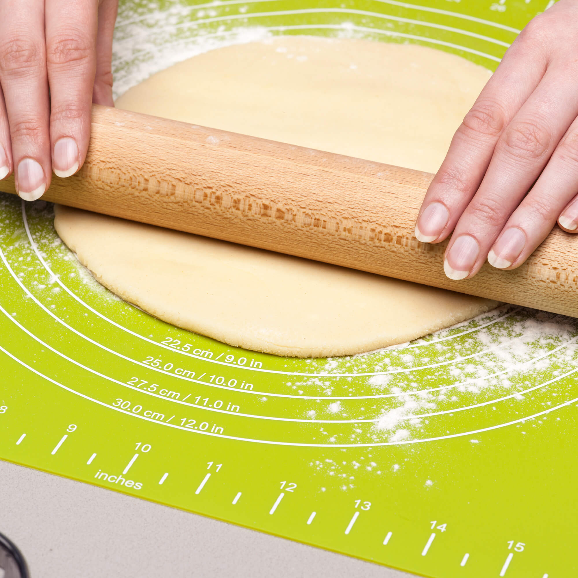 SILICONE PASTRY MAT WITH MEASURES