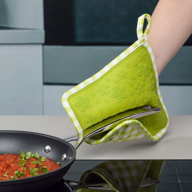 Silicone Square Shaped Hot Mat and Grab holding hot frying pan handle